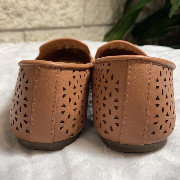 Report Laser-cut loafers - Picture 6 of 7